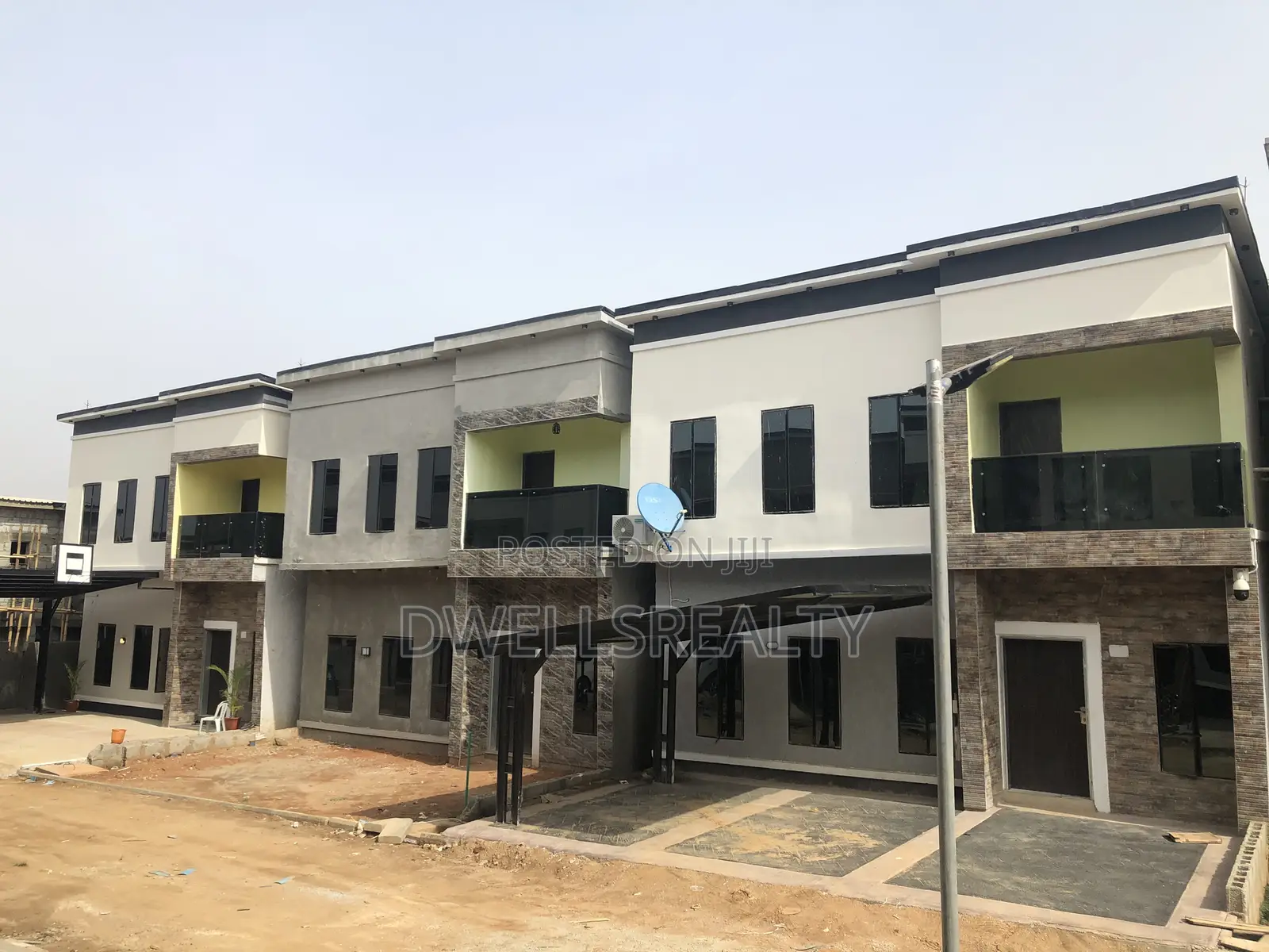 4bdrm Townhouse/Terrace in Zzzz, Sabon Lugbe for sale in Sabon Lugbe
