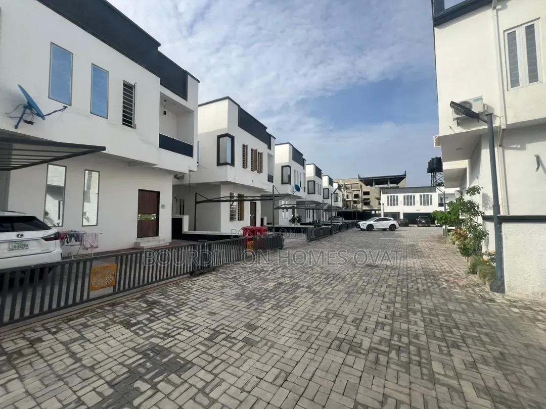 4bdrm Duplex in Lekki County Estate for sale in Ilaje / Lekki