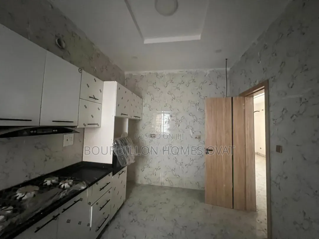 4bdrm Duplex in Lekki County Estate for sale in Ilaje / Lekki