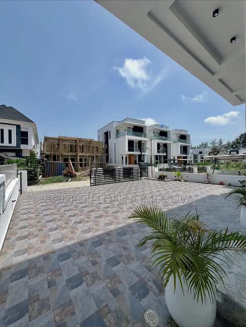 4bdrm Duplex in Megamound Estate for sale in Ilaje / Lekki