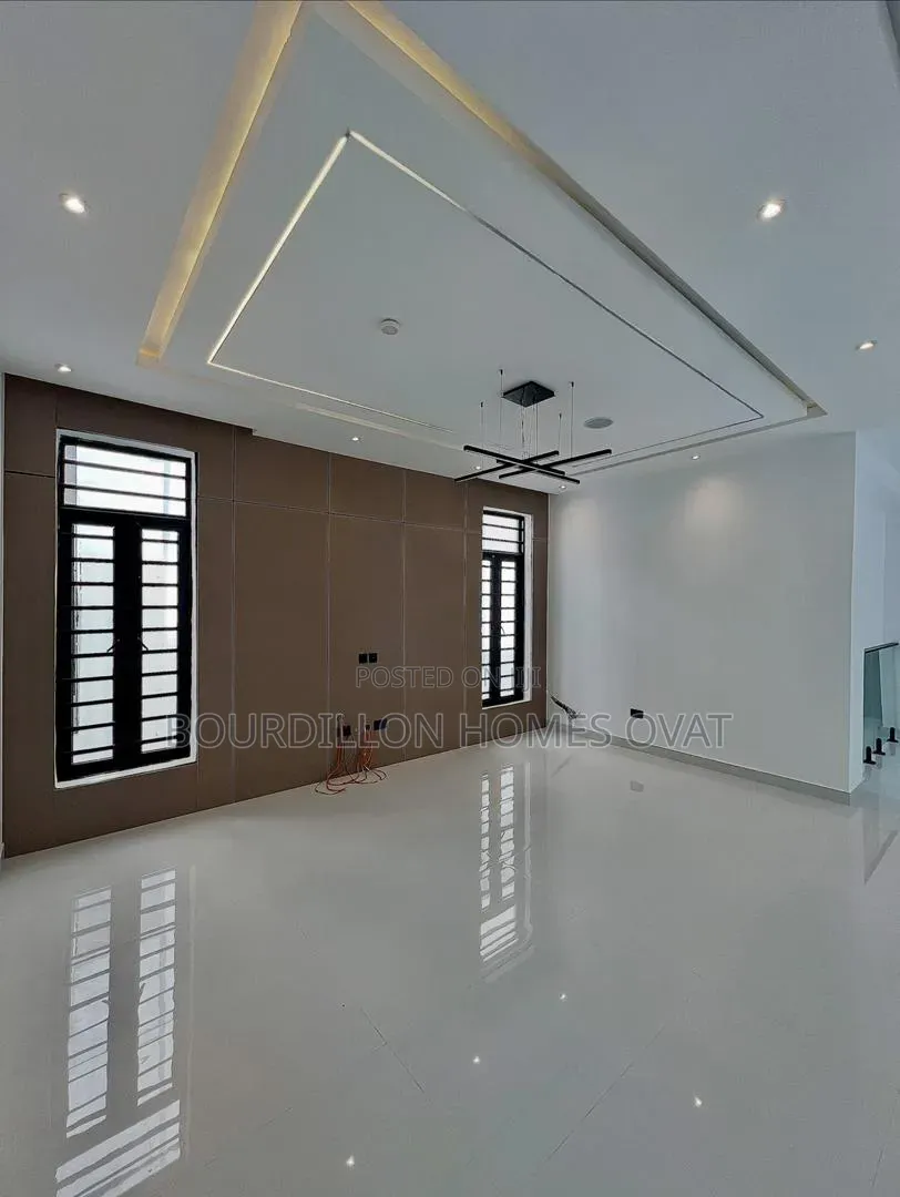 4bdrm Duplex in Megamound Estate for sale in Ilaje / Lekki