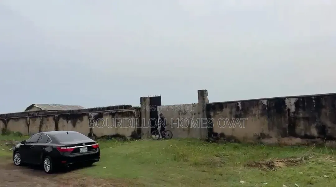 16330sqm Land in Ilaje / Lekki