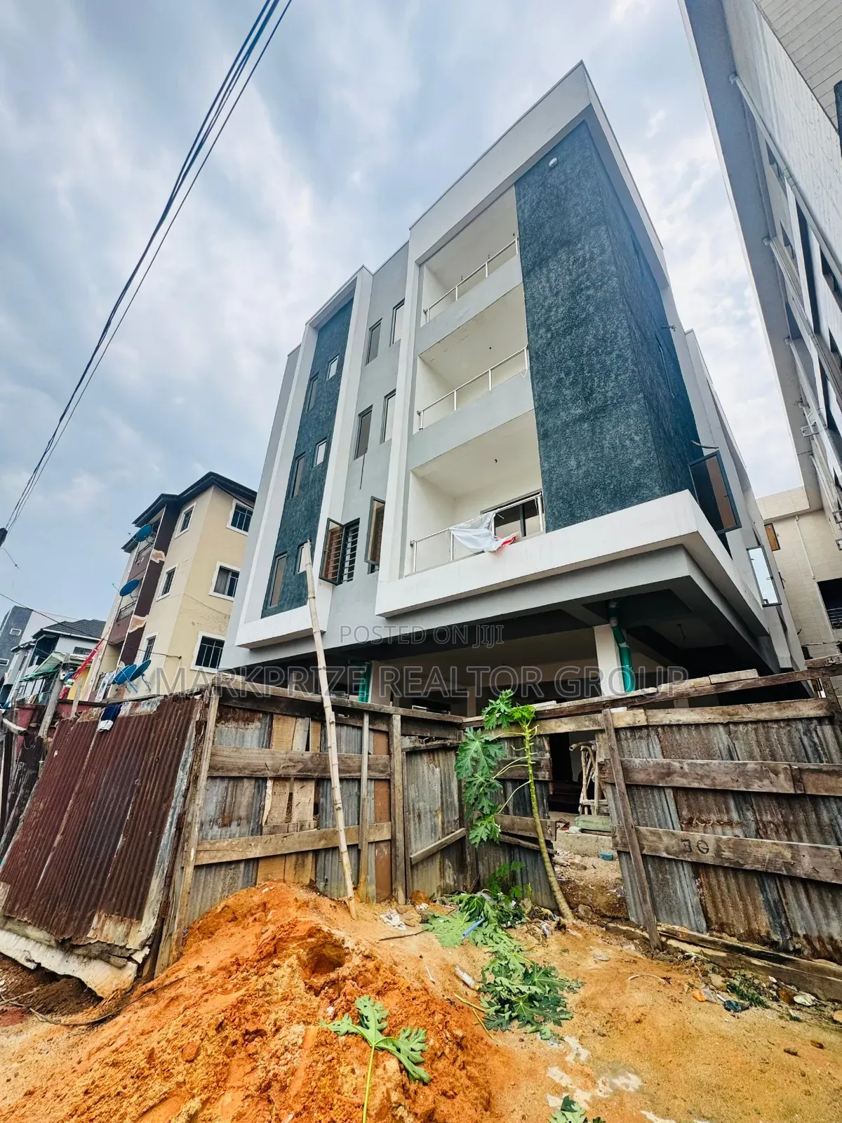 3bdrm Apartment in Yaba Lagos for sale in Sabo / Yaba