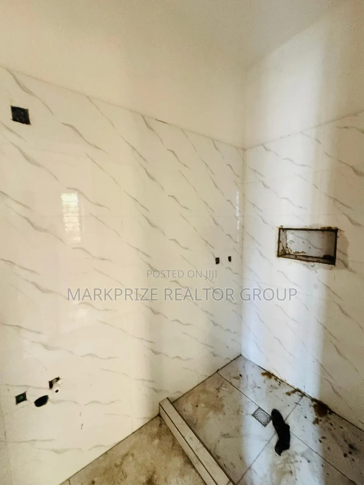 3bdrm Apartment in Yaba Lagos for sale in Sabo / Yaba