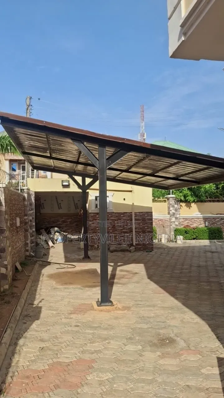 4bdrm Duplex in Dape for sale in Dape