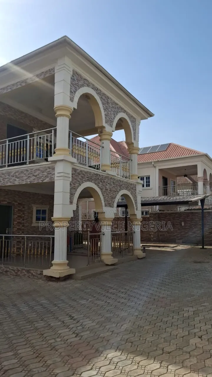 4bdrm Duplex in Dape for sale in Dape