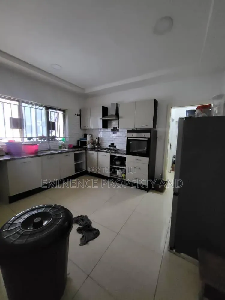 3bdrm Apartment in Oral, Lekki Phase 1 for rent in Lekki Phase 1