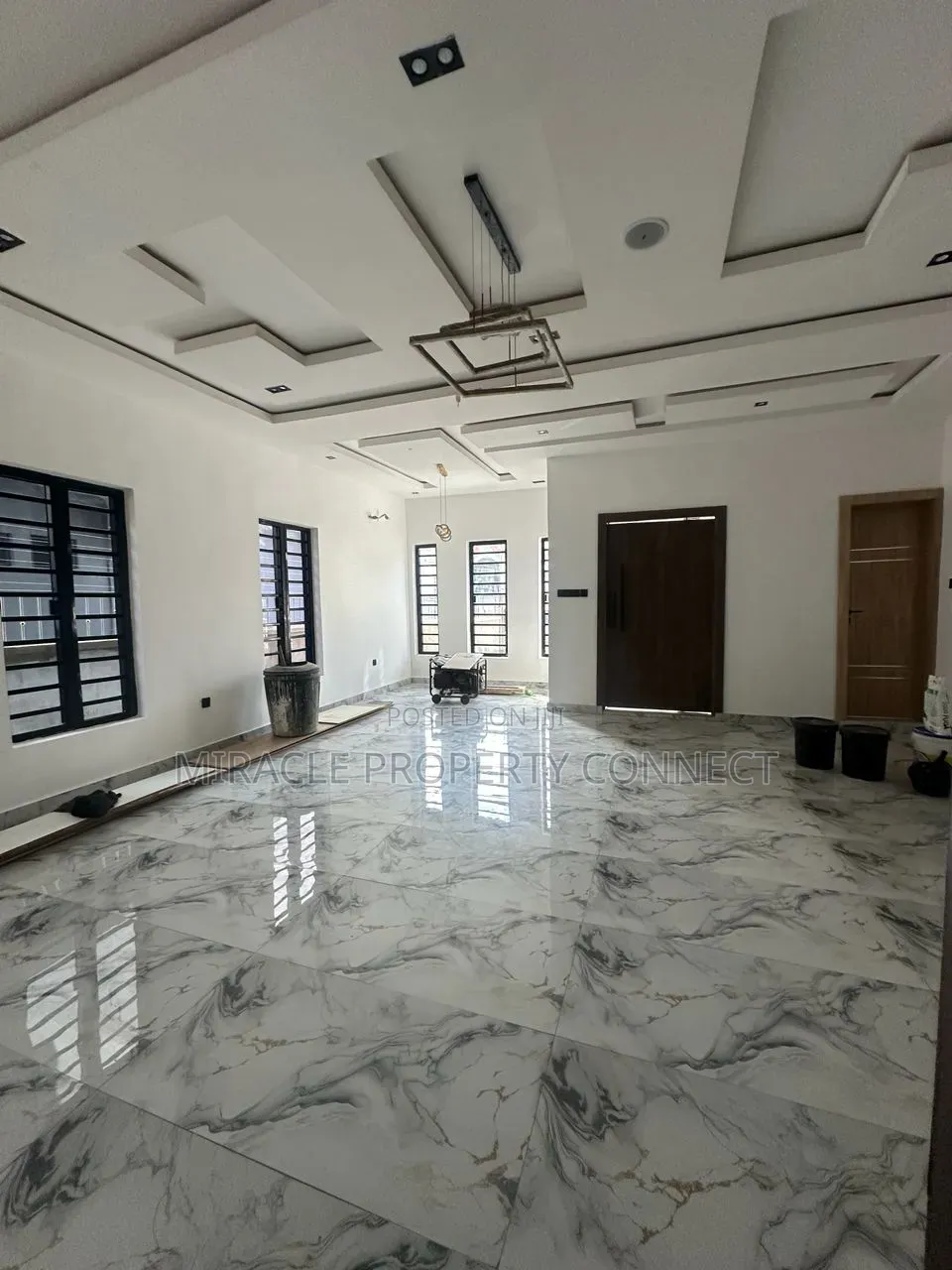 Furnished 4bdrm Duplex in Millennium, Millenuim/UPS for sale in Millenuim/UPS