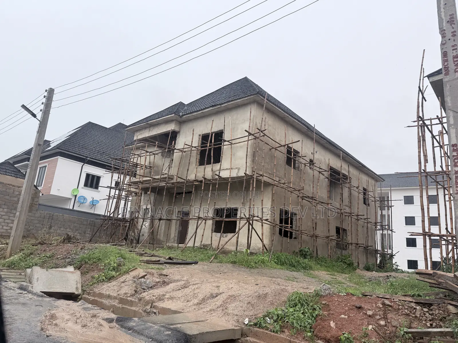 6bdrm Duplex in Admiralty Estate, Asokoro for sale in Asokoro