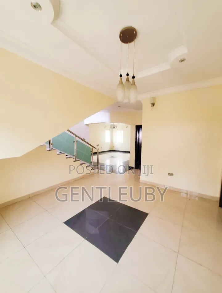 5bdrm House in West End Estate, Lekki Phase 2 for rent in Lekki Phase 2