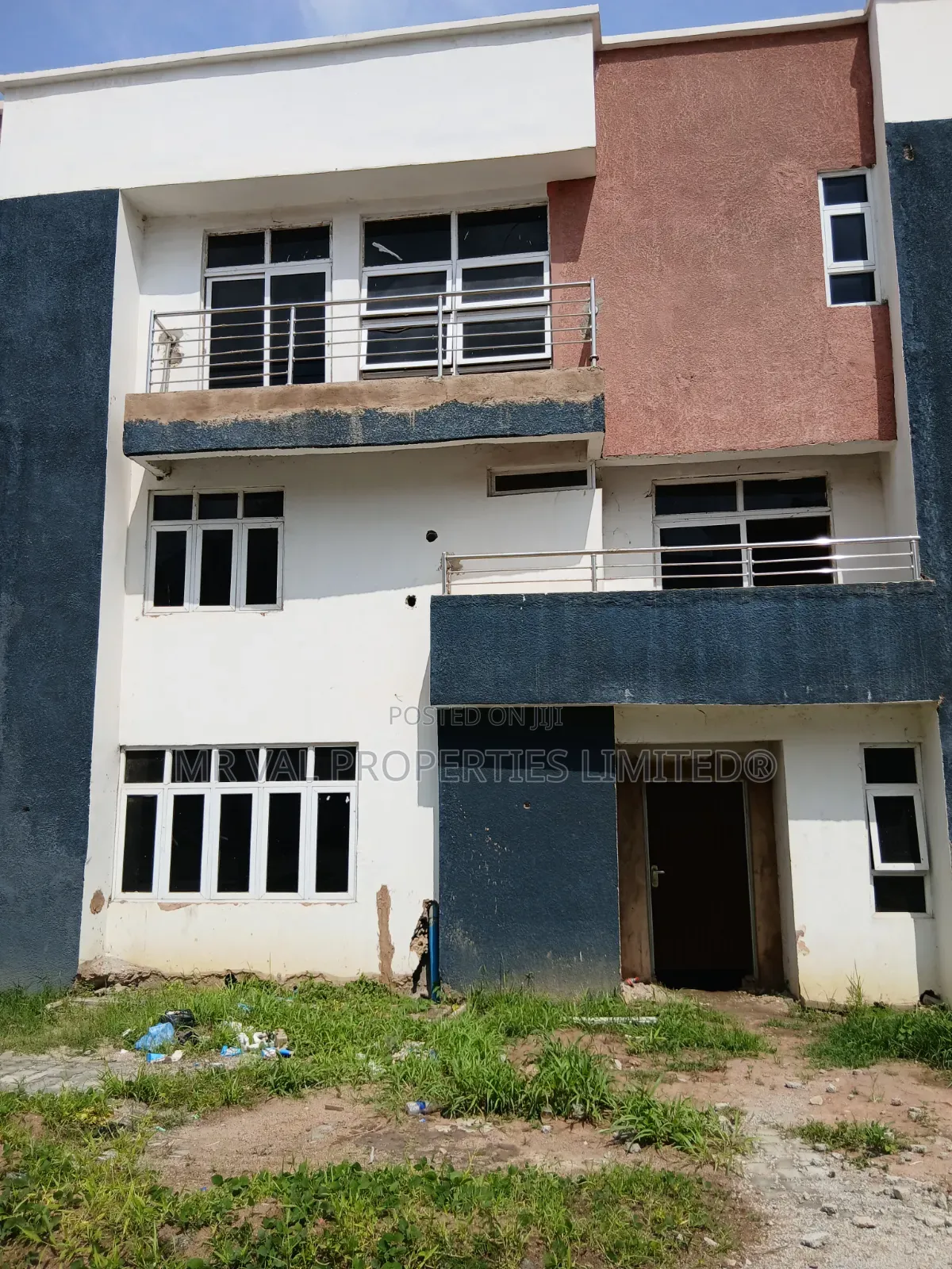4bdrm Townhouse/Terrace in Dantata Estate, Bunkoro for sale in Bunkoro