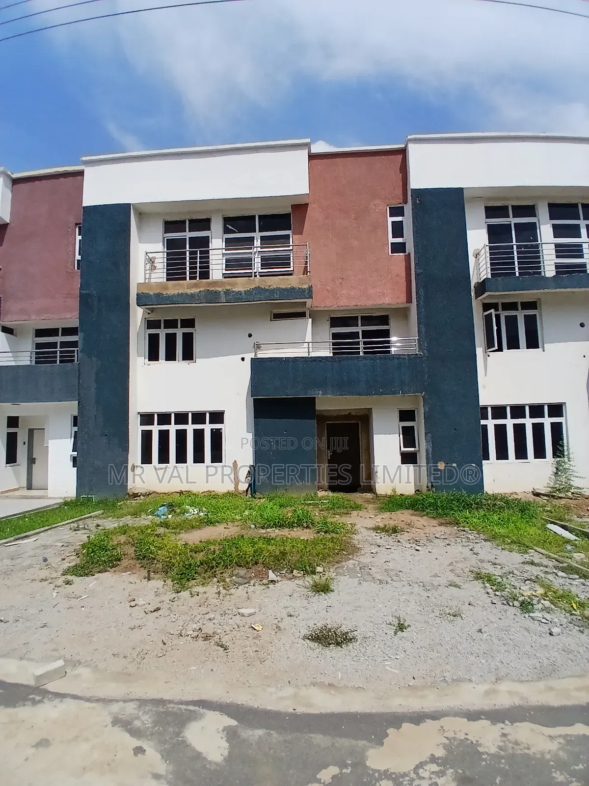 4bdrm Townhouse/Terrace in Dantata Estate, Bunkoro for sale in Bunkoro
