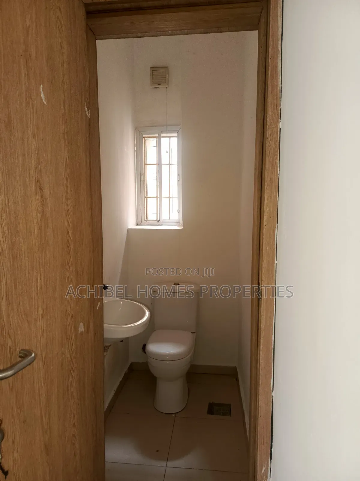 2bdrm Apartment in Near Peaceville, Lekki Phase 2 for rent in Lekki Phase 2