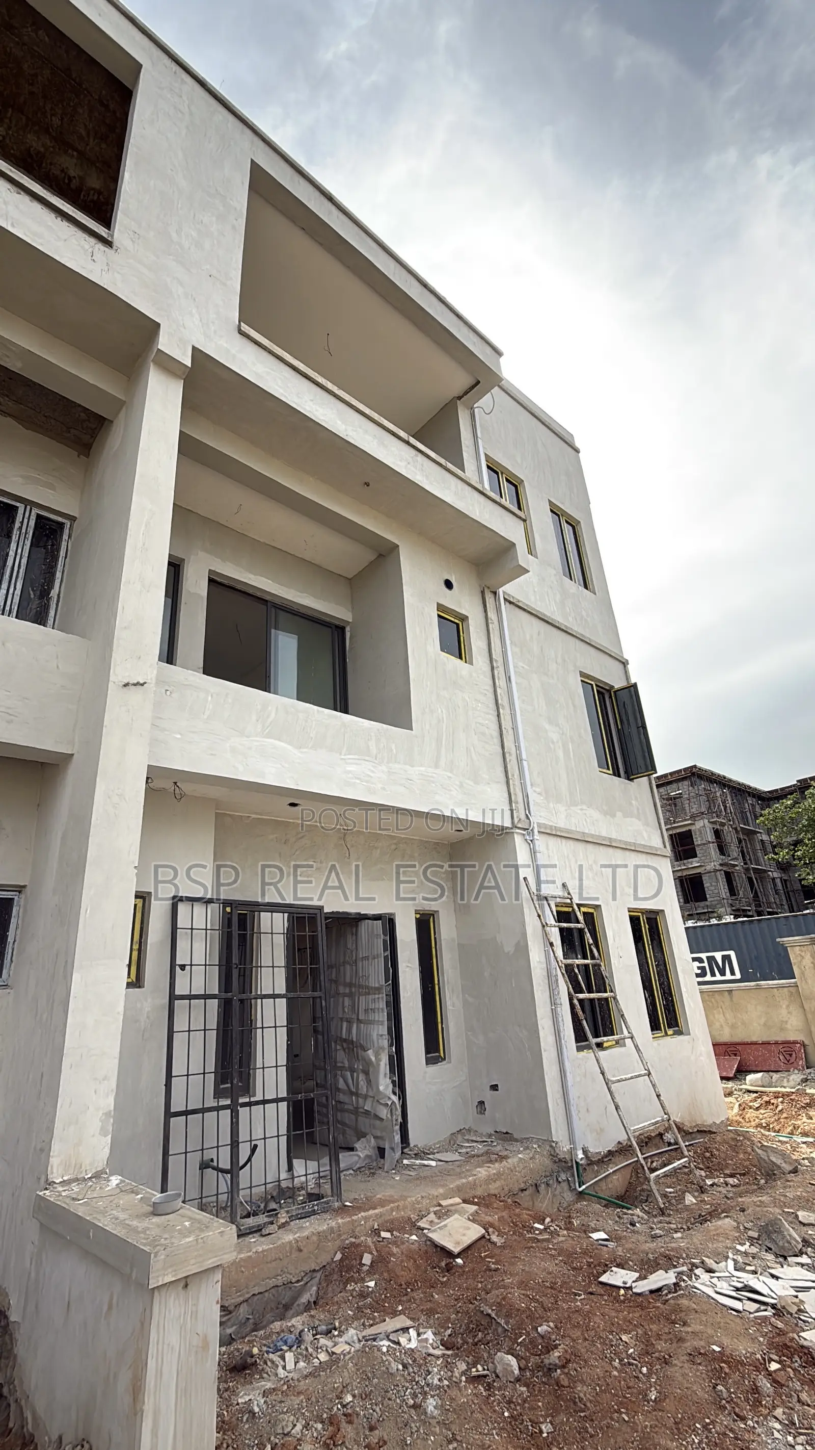 5 Bedroom Terrace Duplex With One Room Guest Semi Finished in Kaura