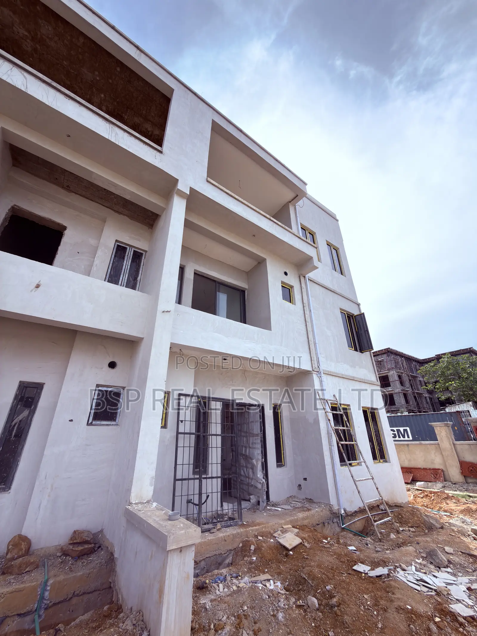 5 Bedroom Terrace Duplex With One Room Guest Semi Finished in Kaura
