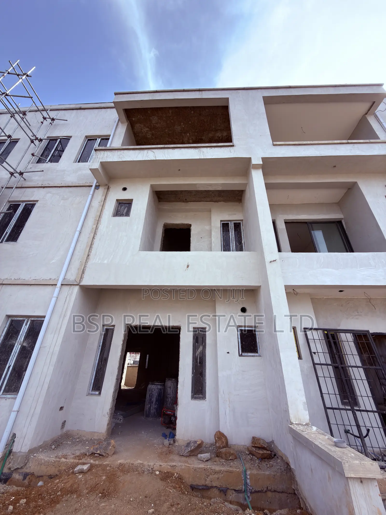 5 Bedroom Terrace Duplex With One Room Guest Semi Finished in Kaura