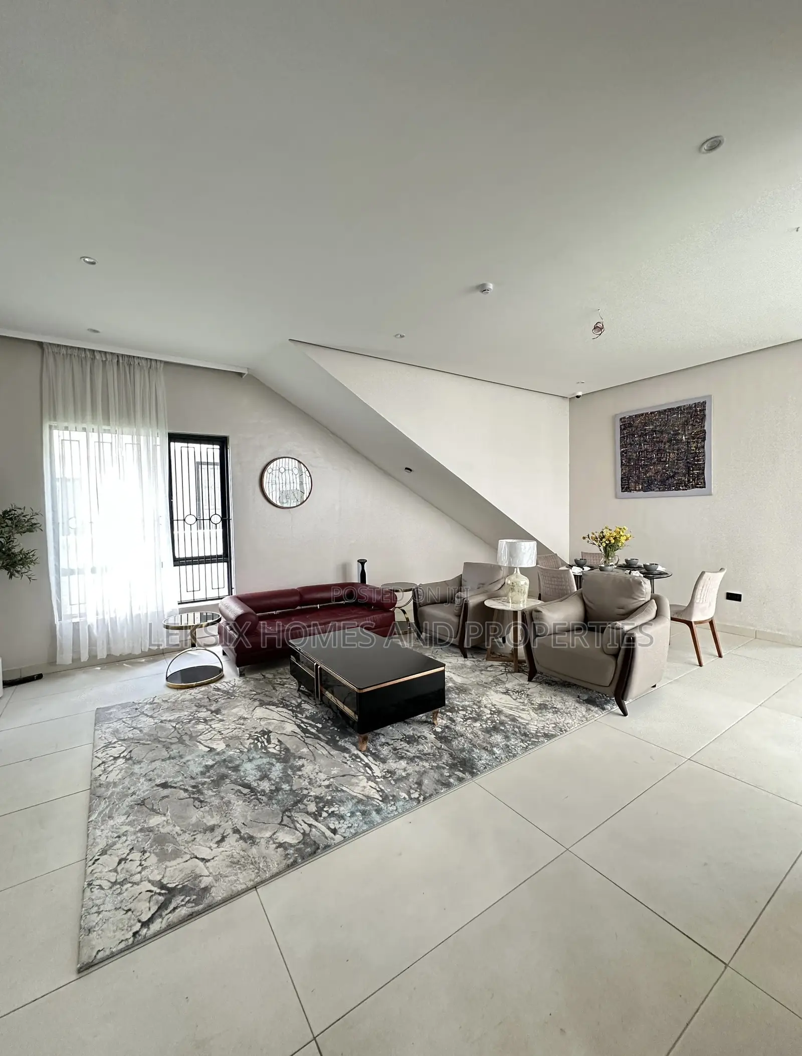 5bdrm Duplex in A Well Secured, Lekki Phase 2 for sale in Lekki Phase 2