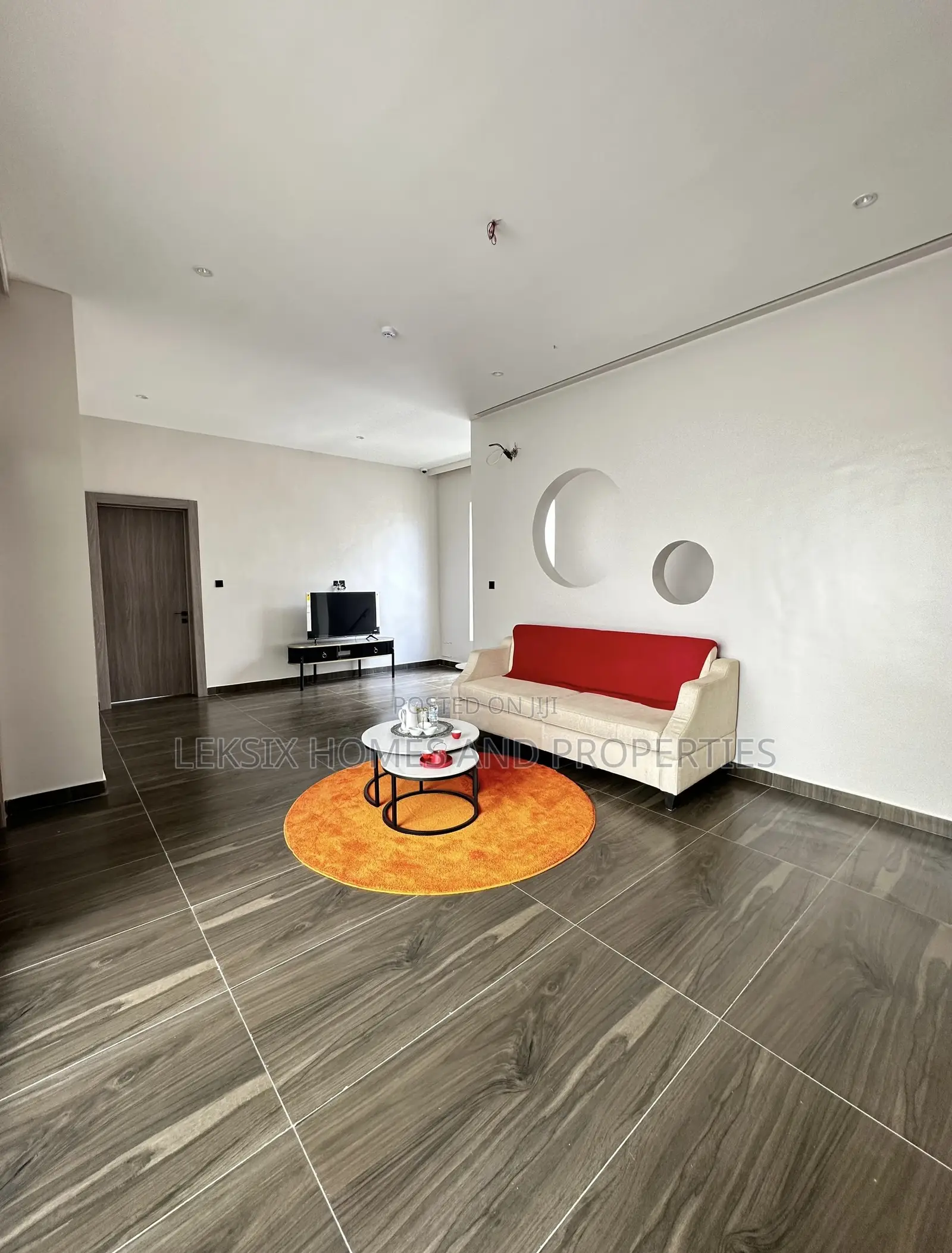 5bdrm Duplex in A Well Secured, Lekki Phase 2 for sale in Lekki Phase 2