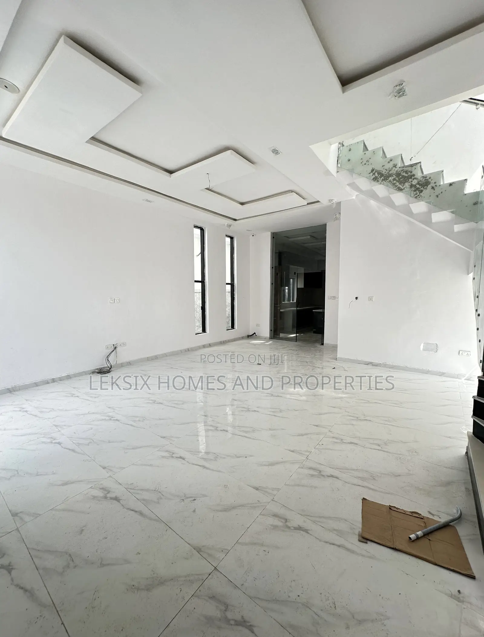 4bdrm Duplex in A Well Secured, Chevron for sale in Chevron