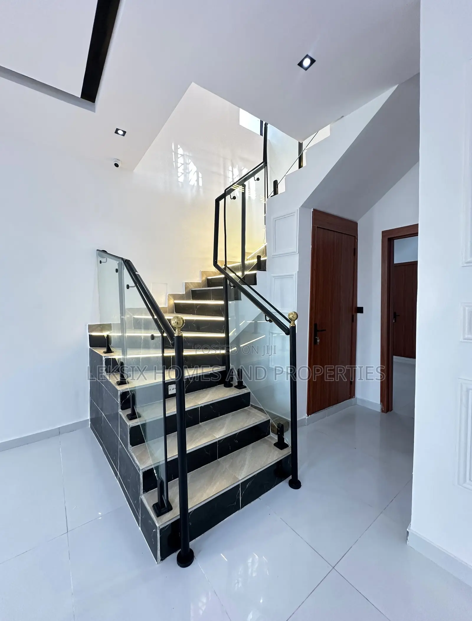 4bdrm Duplex in A Well Secured, Ado / Ajah for sale in Ado / Ajah