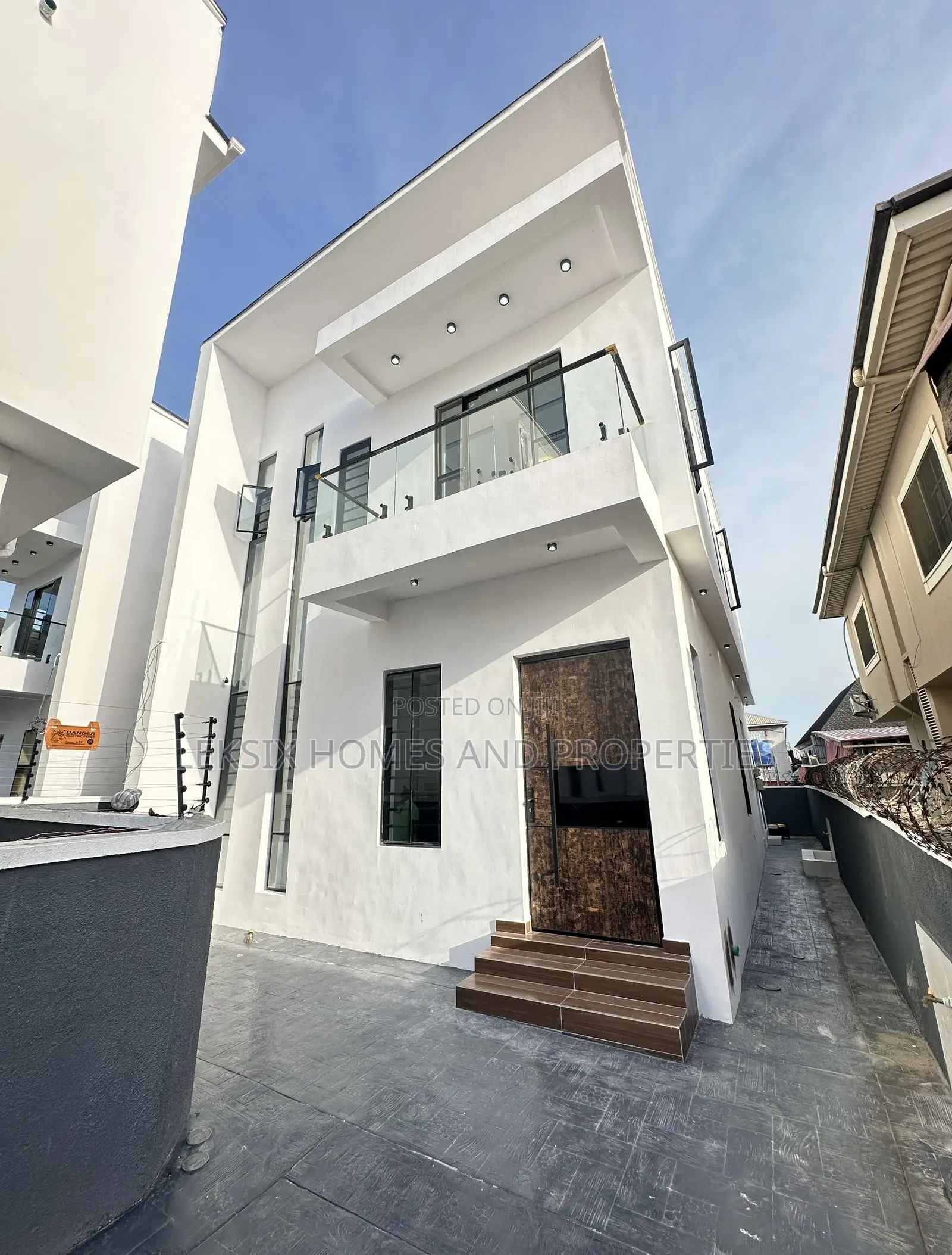 4bdrm Duplex in A Well Secured, Ado / Ajah for sale in Ado / Ajah
