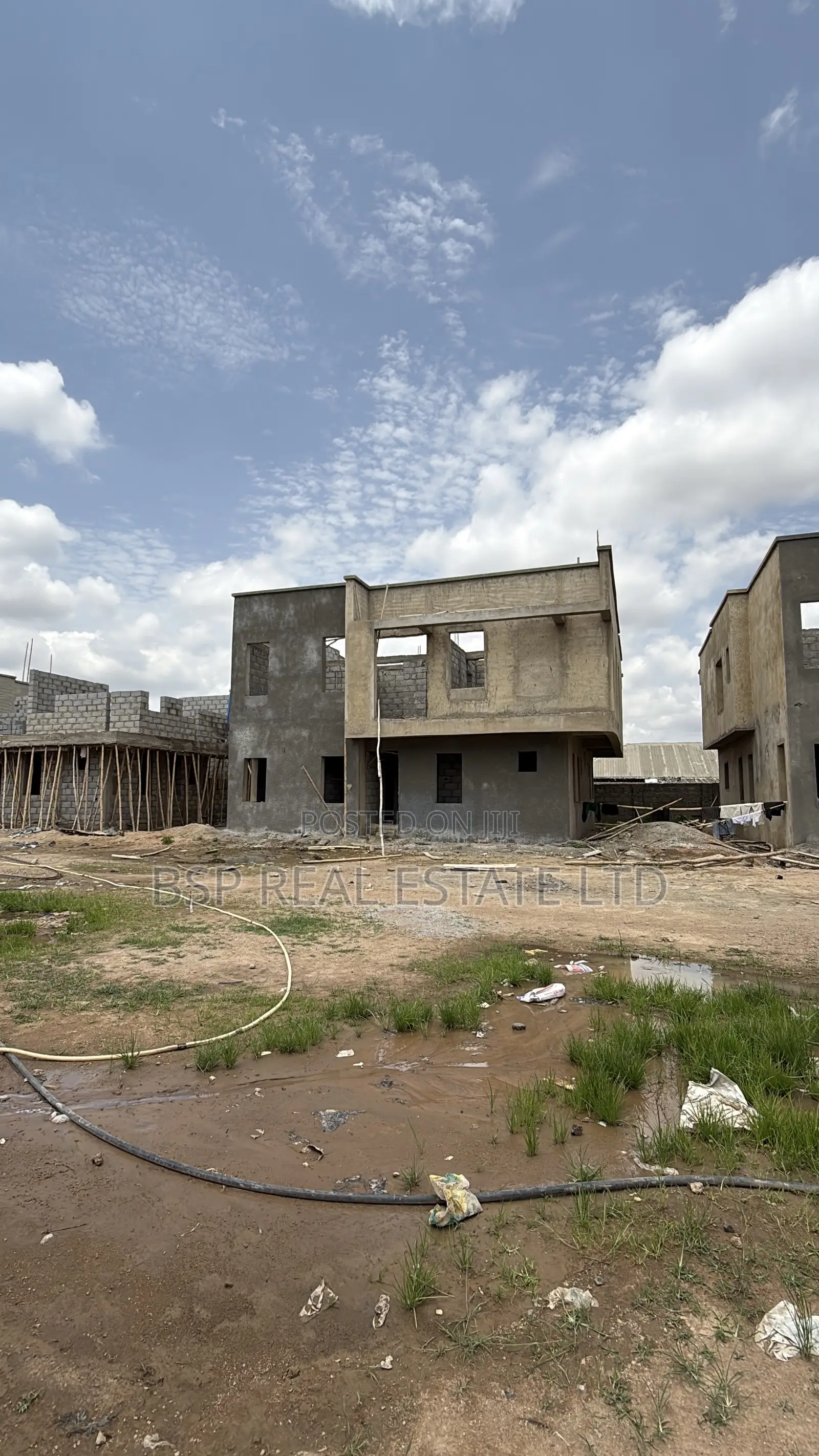 4 Bedrooms Fully Detached Duplex With a Boys Quarters, in Dape