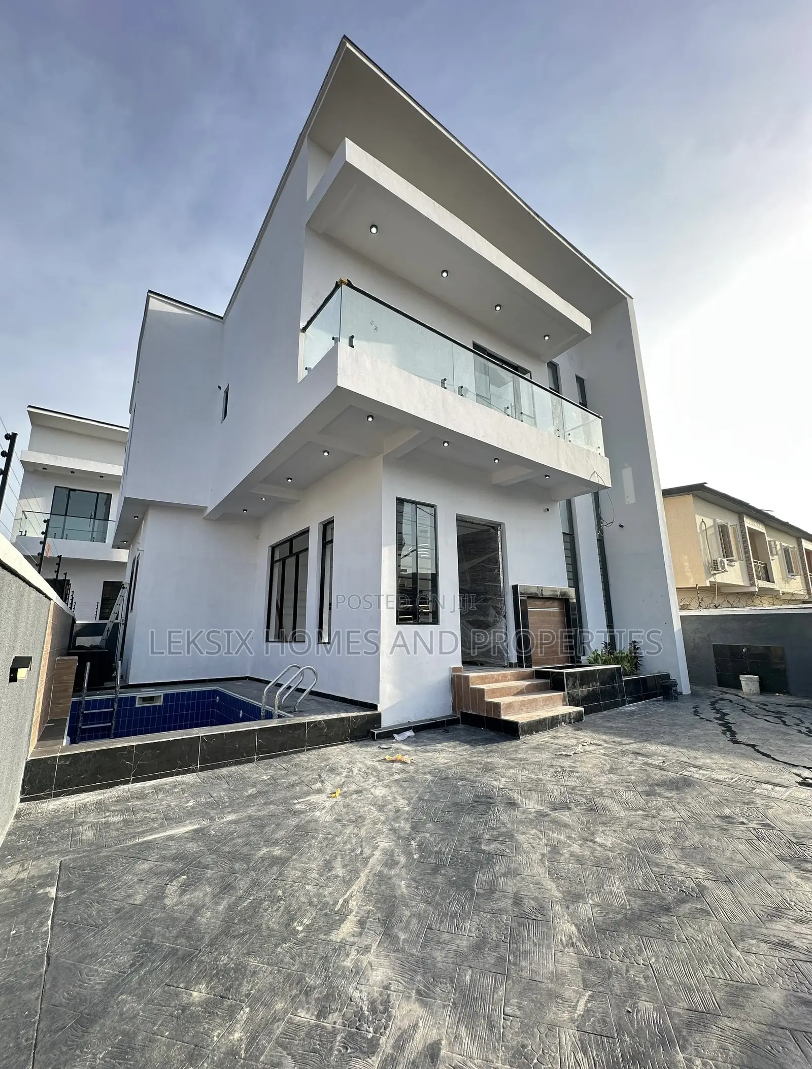 5bdrm Duplex in A Well Secured, Ado / Ajah for sale in Ado / Ajah