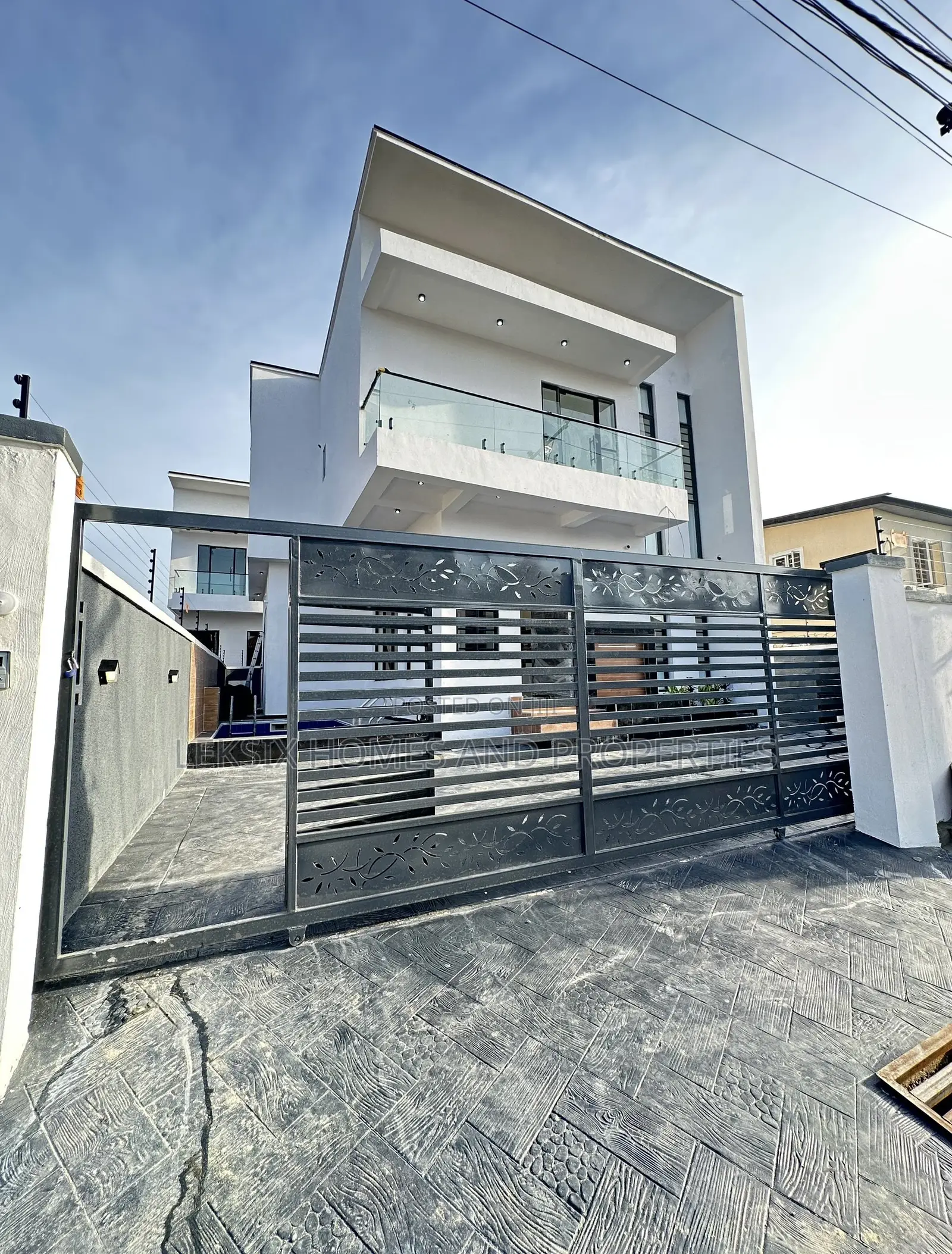 5bdrm Duplex in A Well Secured, Ado / Ajah for sale in Ado / Ajah
