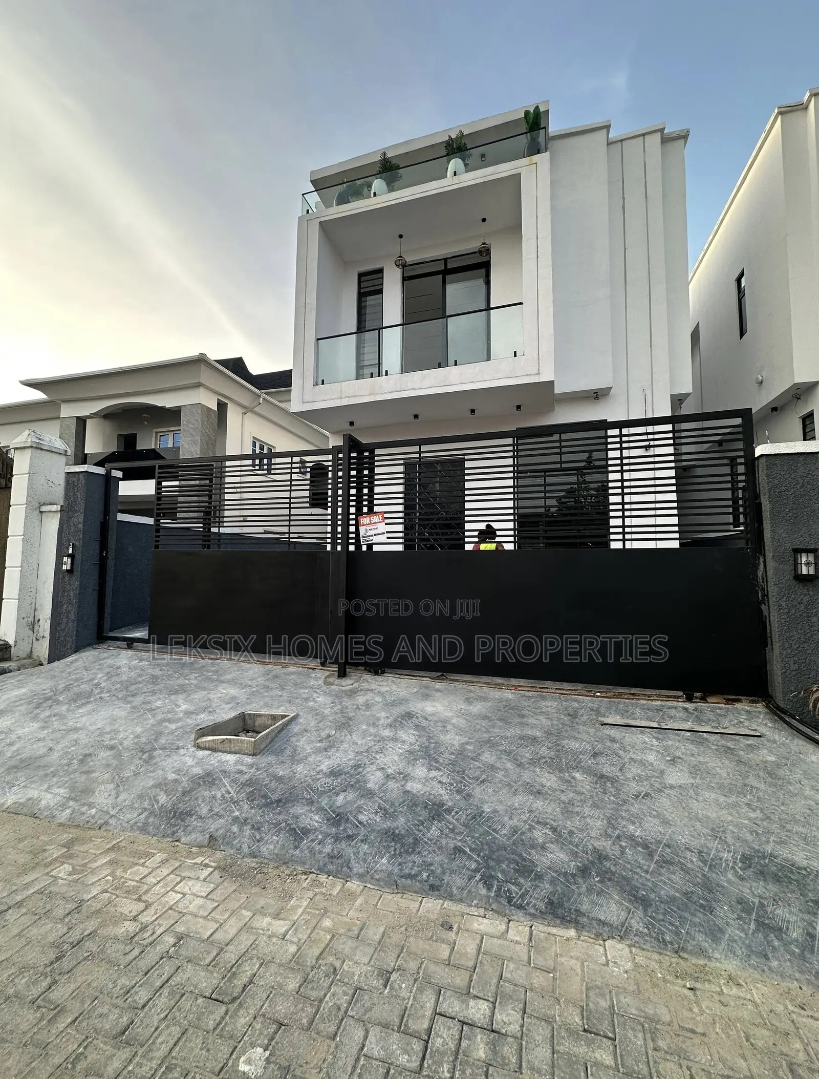 4bdrm Duplex in A Well Secured, Ado / Ajah for sale in Ado / Ajah