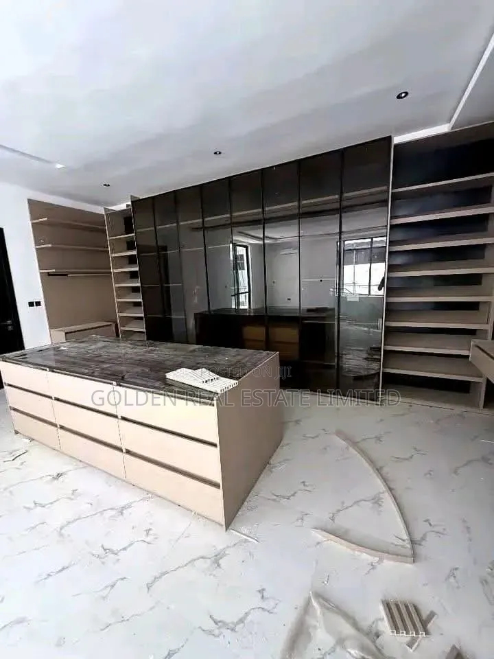 3bdrm Block of Flats in Maitama for sale in Maitama