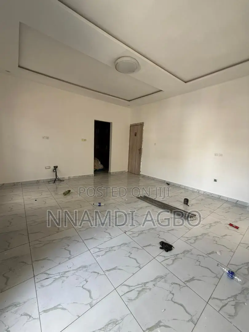 4bdrm Duplex in Chevron for rent in Chevron