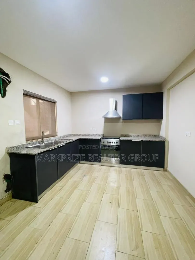 Furnished 4bdrm Apartment in Ilupeju Lagos for sale in Ilupeju Industrial Estate