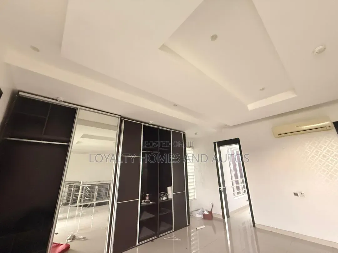 5bdrm House in Banana Island for rent in Banana Island