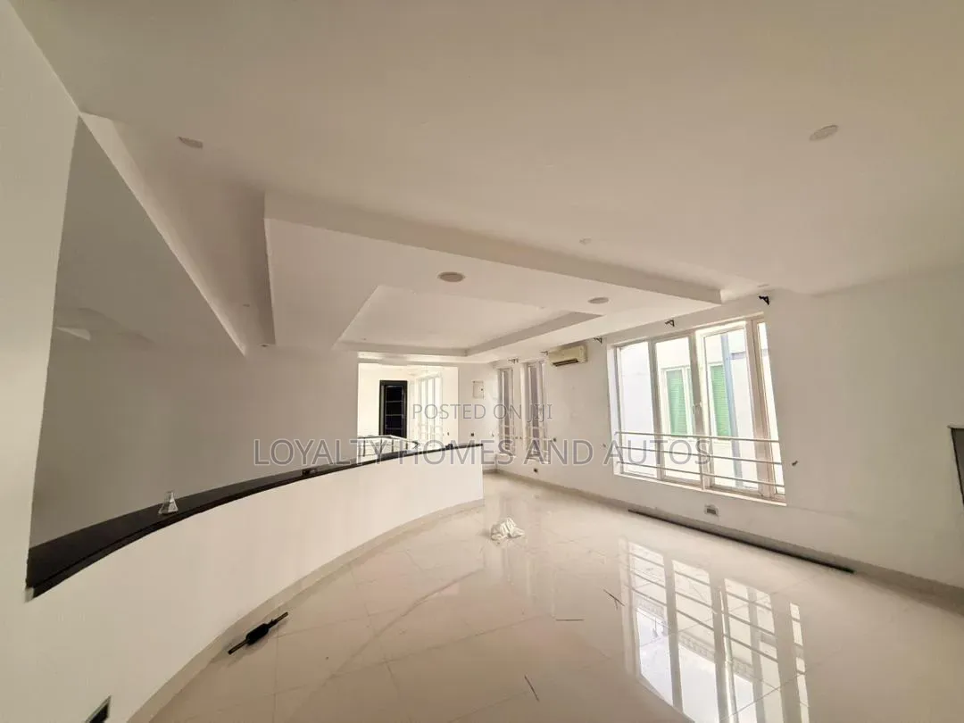 5bdrm House in Banana Island for rent in Banana Island