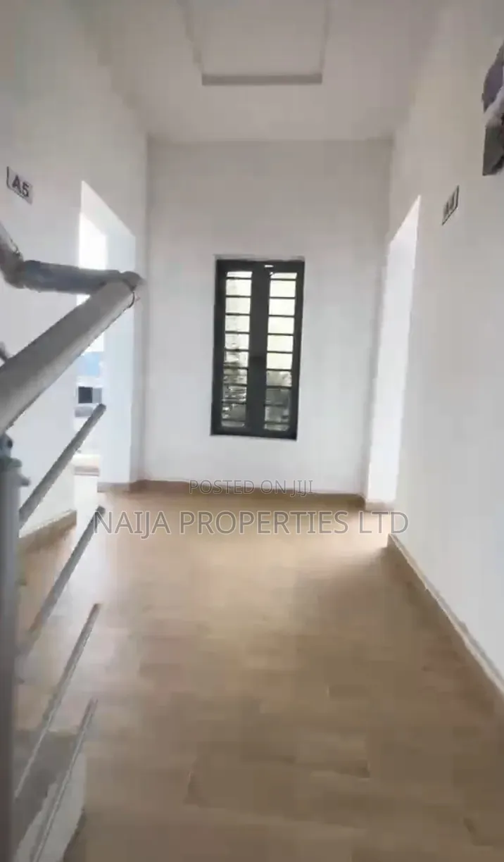 2bdrm Apartment in Mobil Rd, Ajiwe for rent in Ajiwe