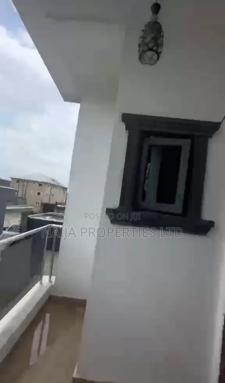 2bdrm Apartment in Mobil Rd, Ajiwe for rent in Ajiwe