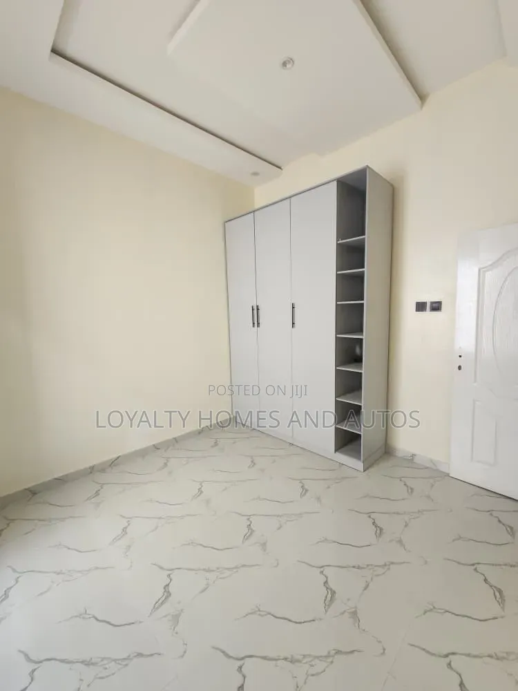 4bdrm Duplex in Mende for sale in Mende