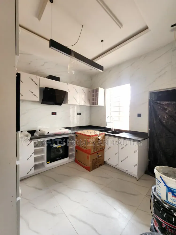 4bdrm Duplex in Mende for sale in Mende
