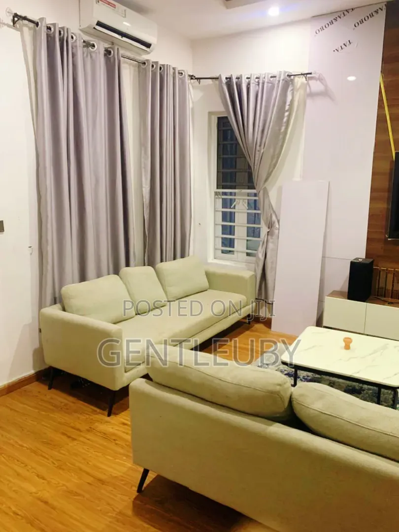 Furnished 4bdrm Duplex in Hrc, Lekki Phase 2 for rent in Lekki Phase 2