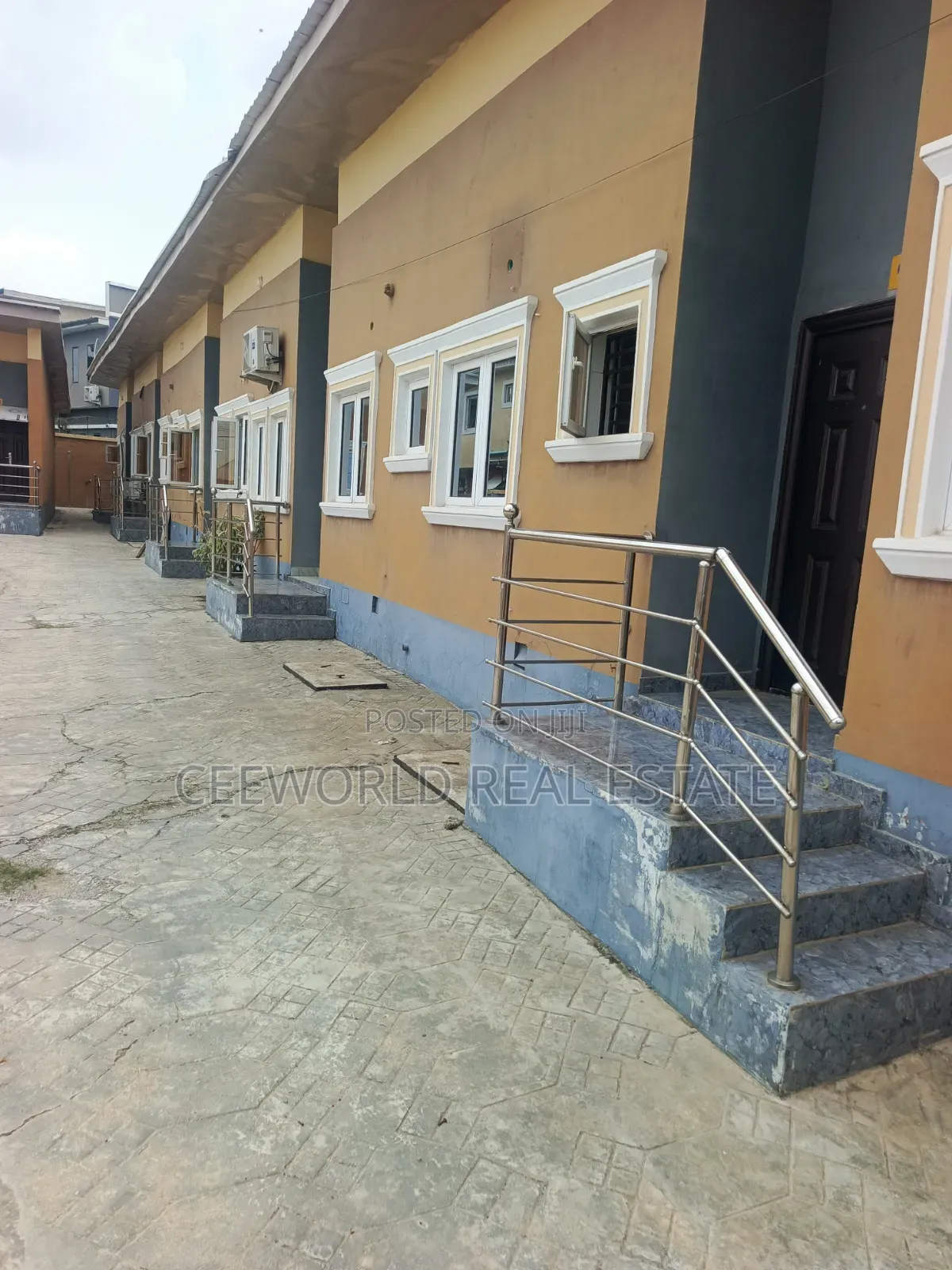 2bdrm Apartment in Oluyole Main Estate for rent in Oluyole Estate