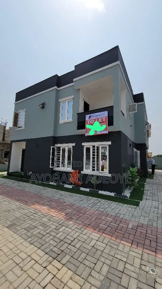4bdrm Duplex in Wealth Land Estate, Lakowe for rent in Lakowe