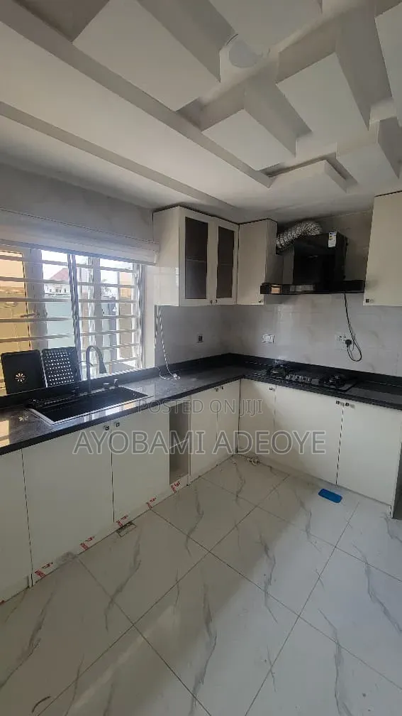 4bdrm Duplex in Wealth Land Estate, Lakowe for rent in Lakowe