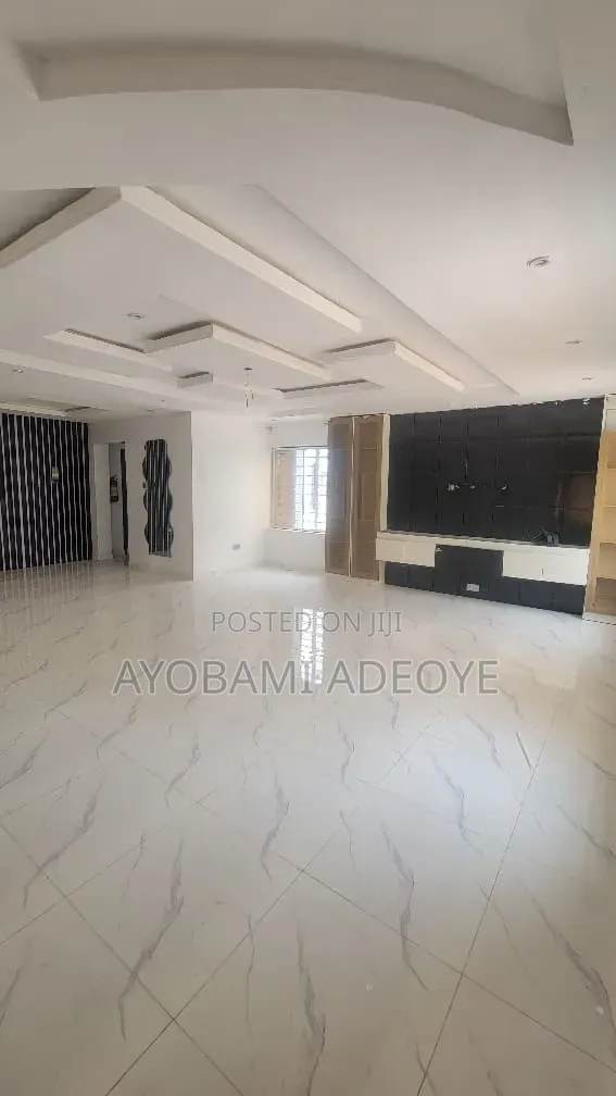 4bdrm Duplex in Wealth Land Estate, Lakowe for rent in Lakowe