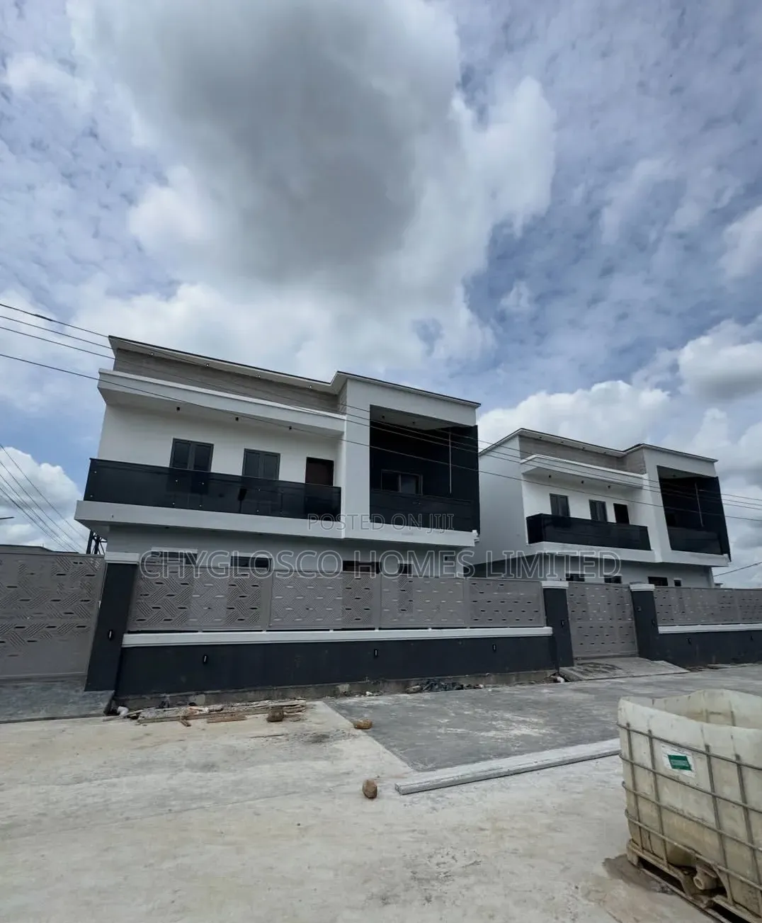 4bdrm Duplex in Eneka for sale in Eneka
