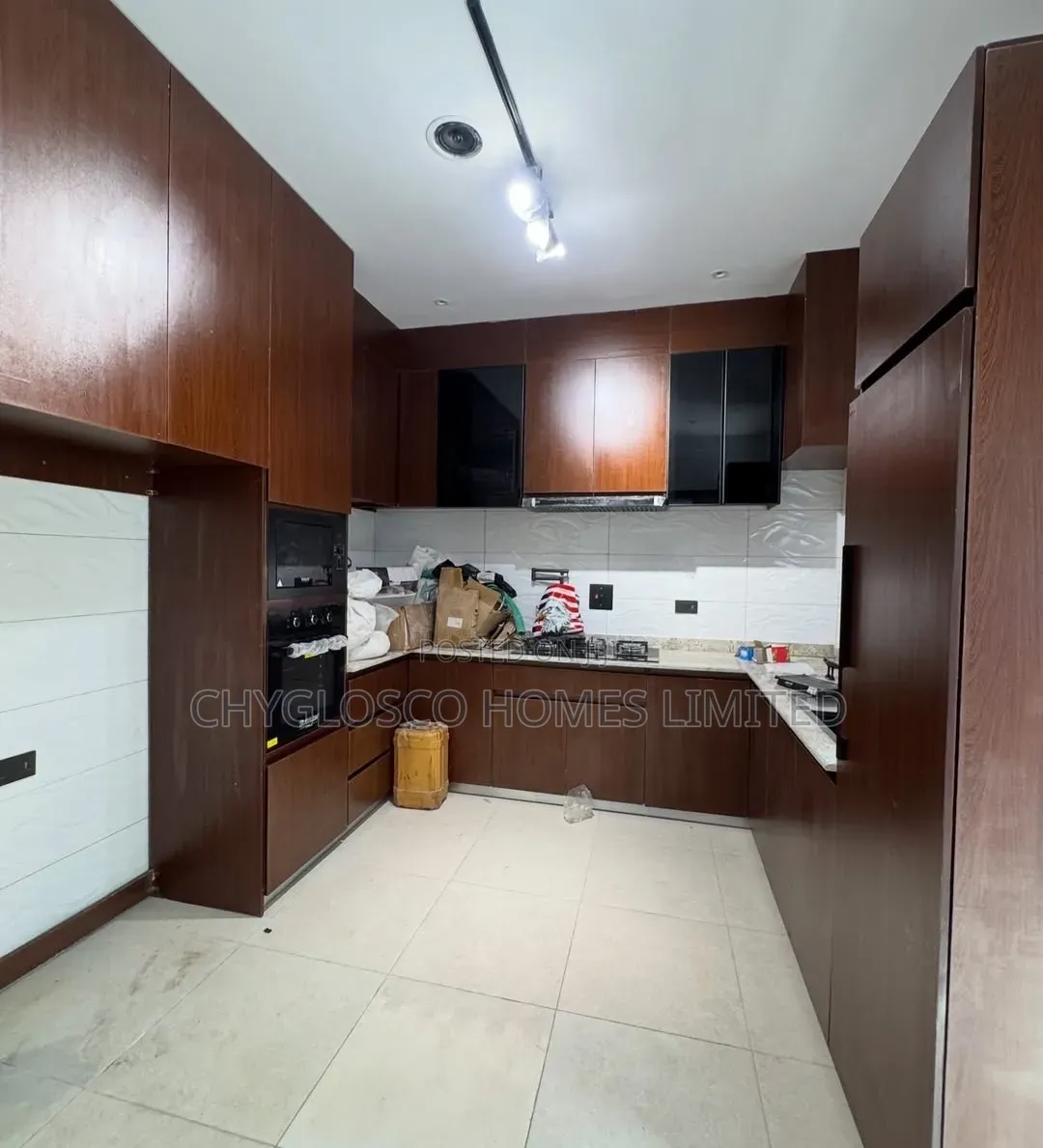 4bdrm Duplex in Eneka for sale in Eneka