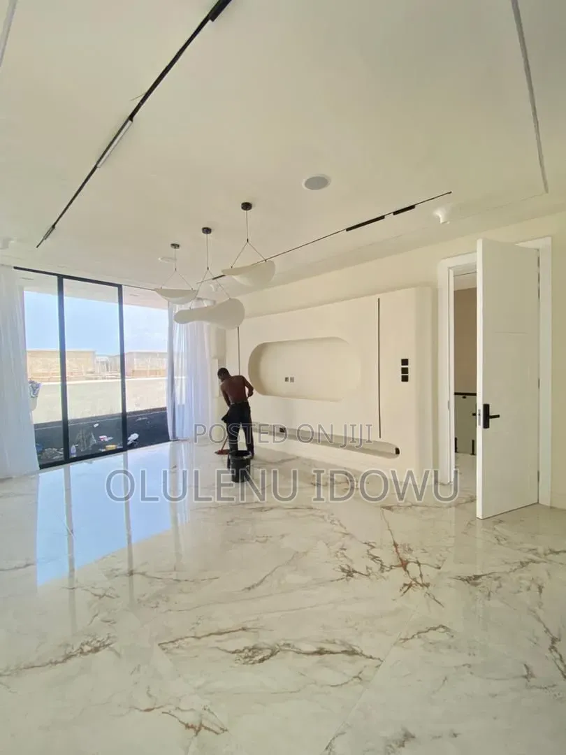 Furnished 5bdrm Duplex in Lekki Phase 1 for sale in Lekki Phase 1