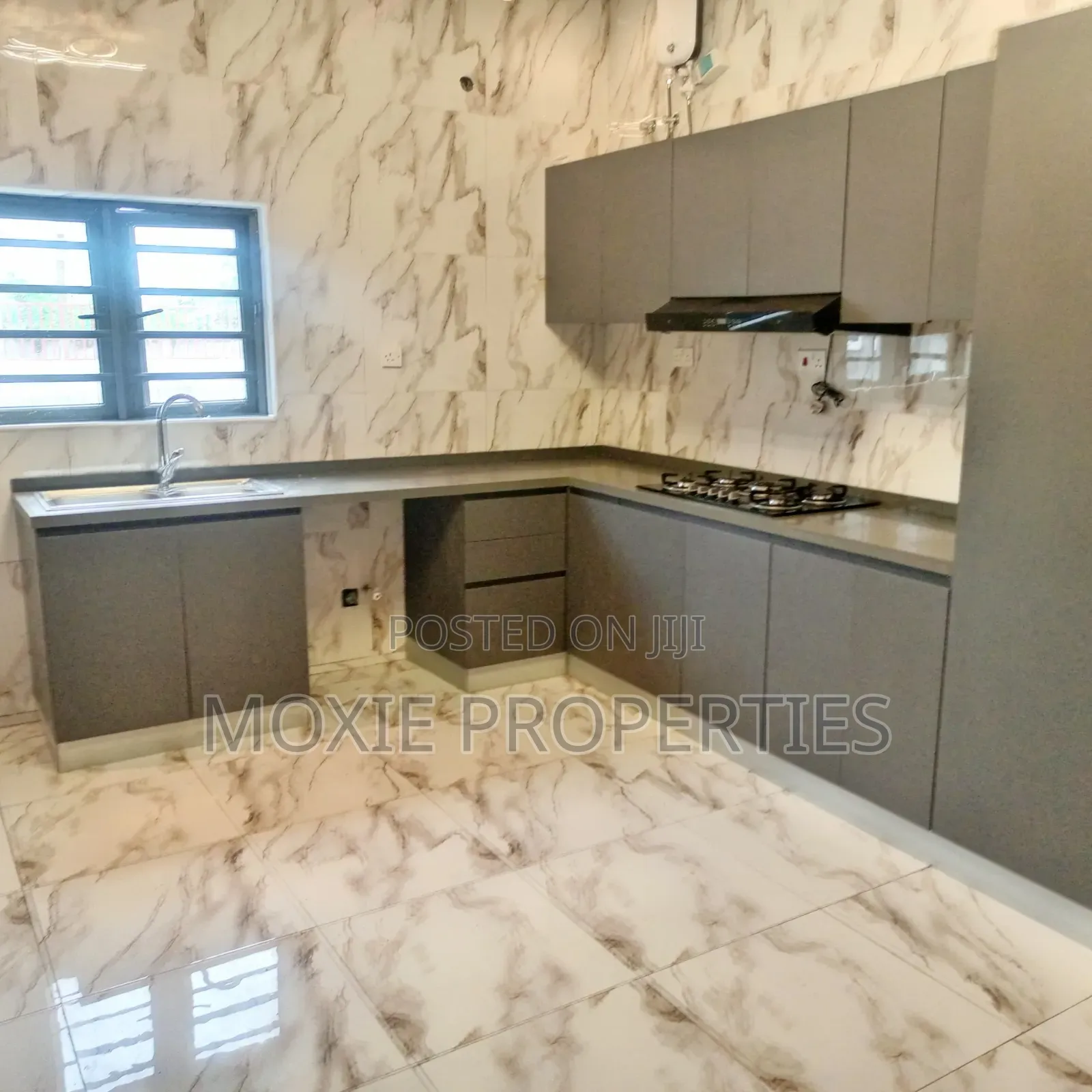 Furnished 2bdrm Apartment in Zularich Residence 2, Sangotedo for sale in Sangotedo