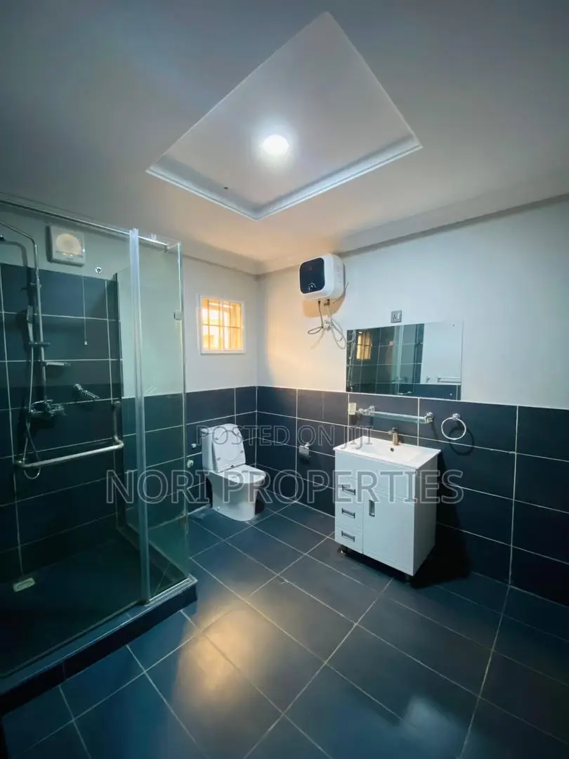 Furnished 4bdrm Duplex in Old Bodija Estate, for sale in Bodija