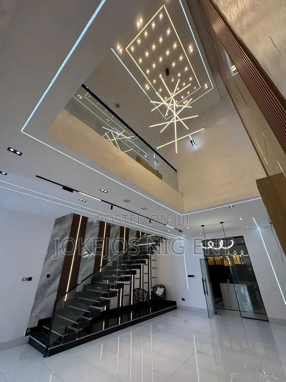 5bdrm Duplex in Thomas Estate for sale in Thomas Estate