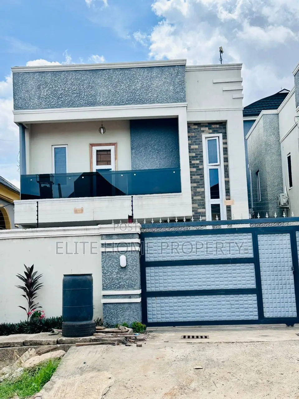 New in Town for Sale in Abule Egba